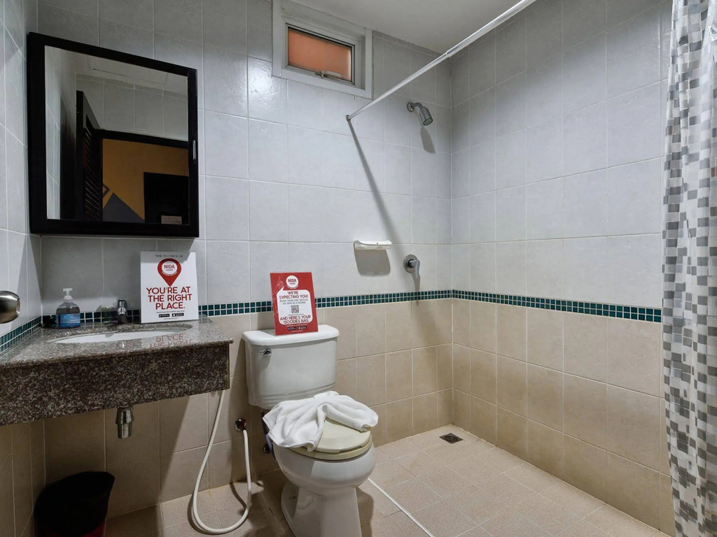 NIDA Rooms Patong Pearl Jung