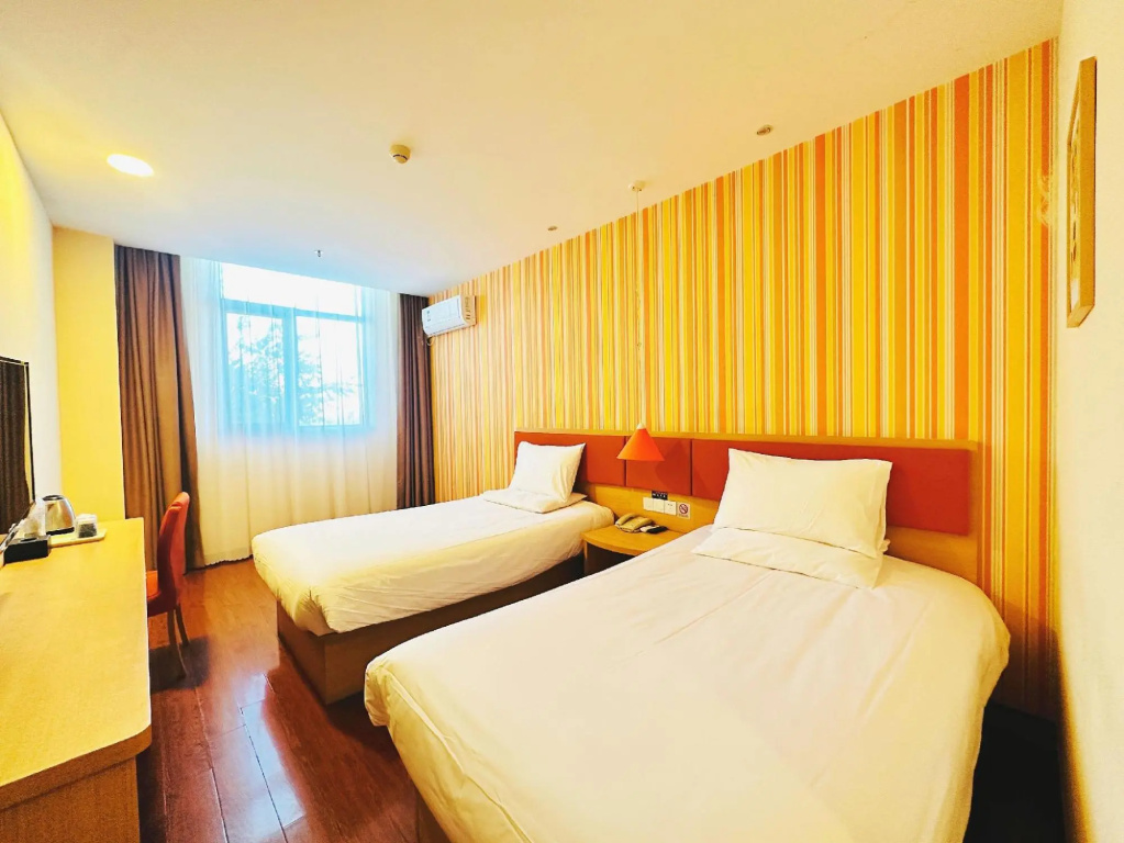 Homeinn Hotel (Lhasa Tibet Museum Lobrinka)