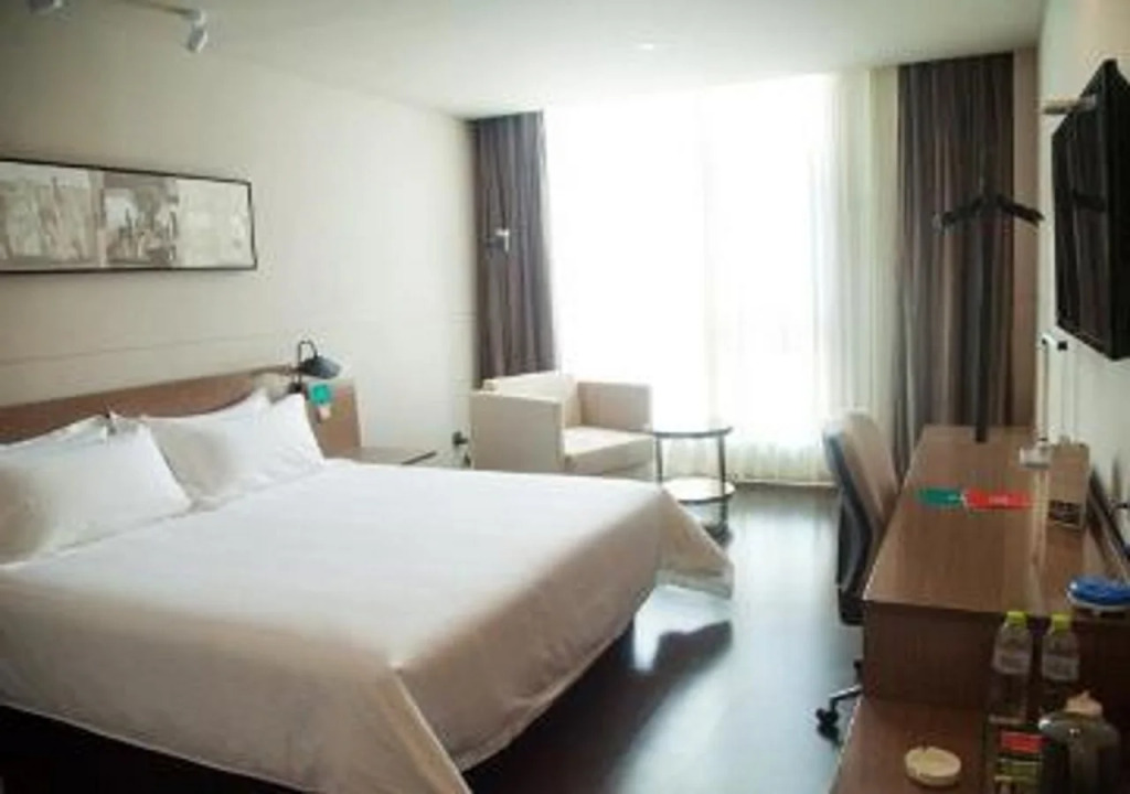 Jinjiang Select Yancheng Dafeng Jinfeng South Street Branch