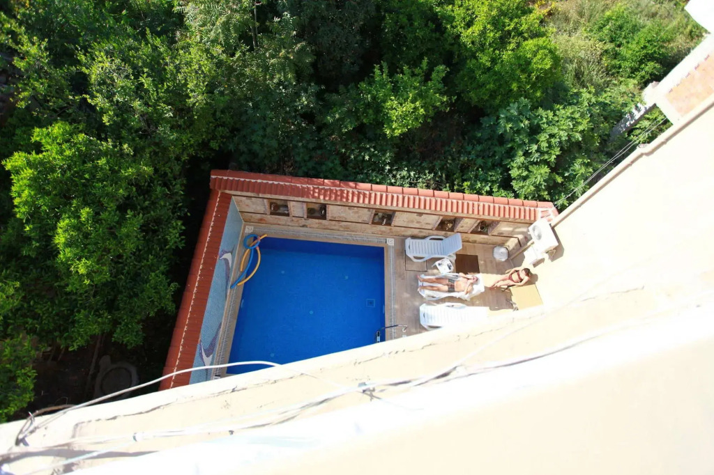 Bacchus Pension