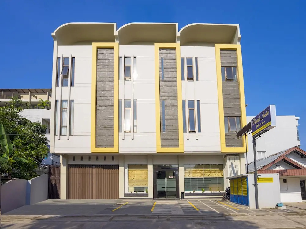 Pondok Indah Guest House by ecommerceloka
