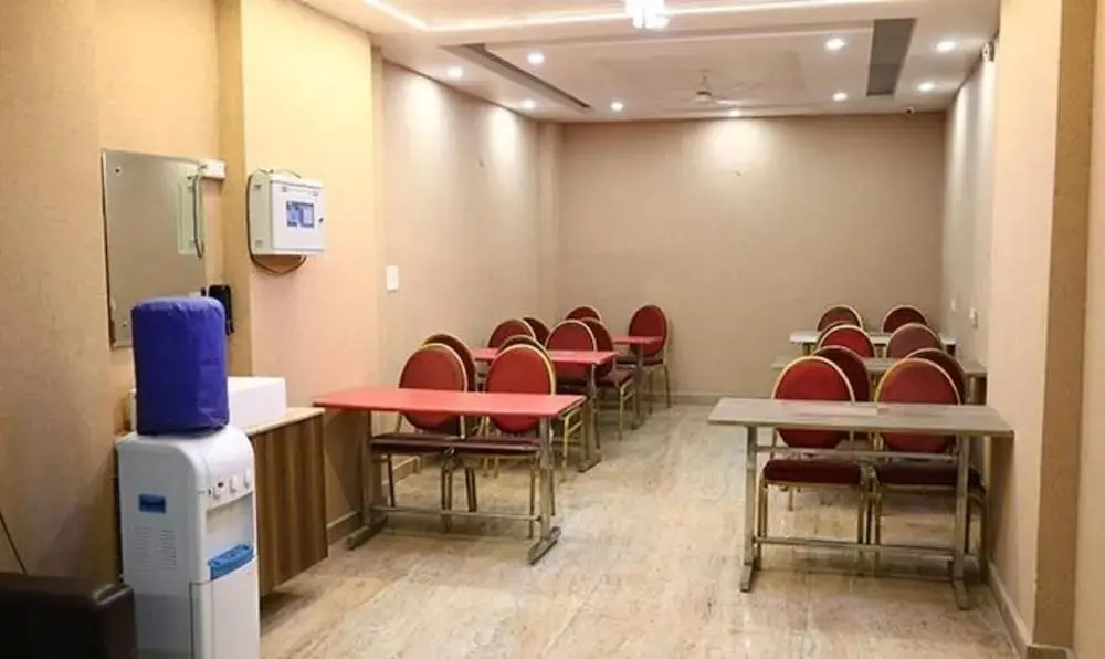 FabHotel Reconnect Suites - Near IGI Airport - New Delhi