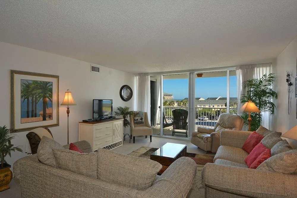 Shoreline 3044 Condo by RedAwning