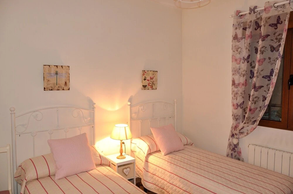 House With 6 Bedrooms in Carcelén, With Wonderful Mountain View, Balco