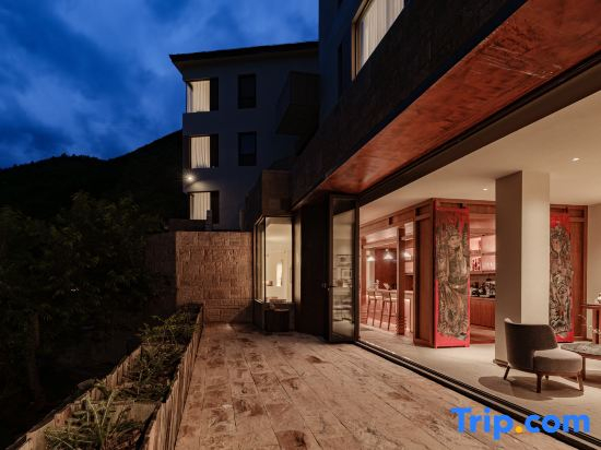 Linden Centre ·Benzilan