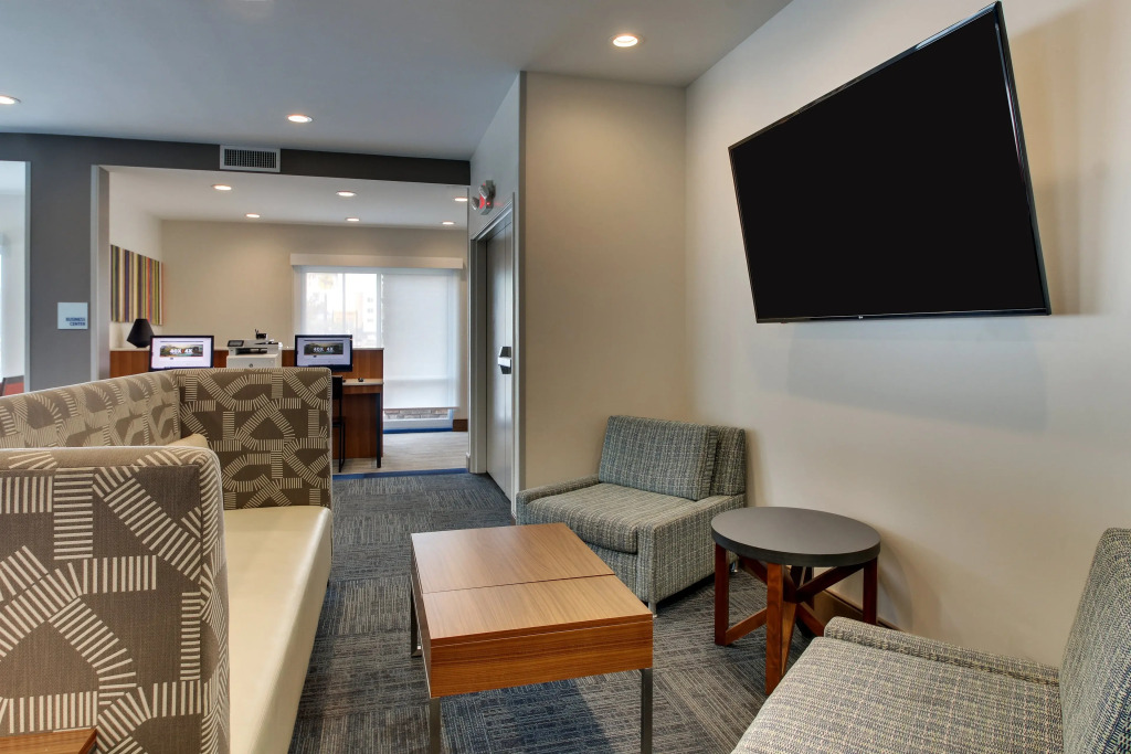 Holiday Inn Express & Suites Ithaca by IHG