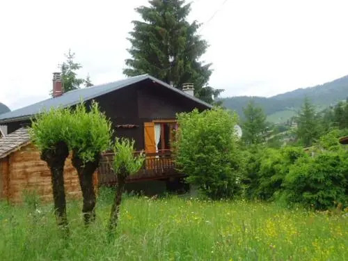 House Chalet savoyard - simplicité, pistes, calme et vue (bat215)