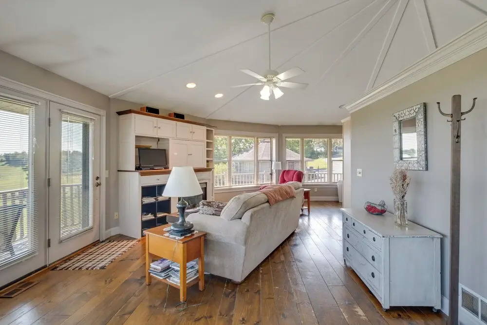 Panoramic Views: Hillside Millersburg Studio