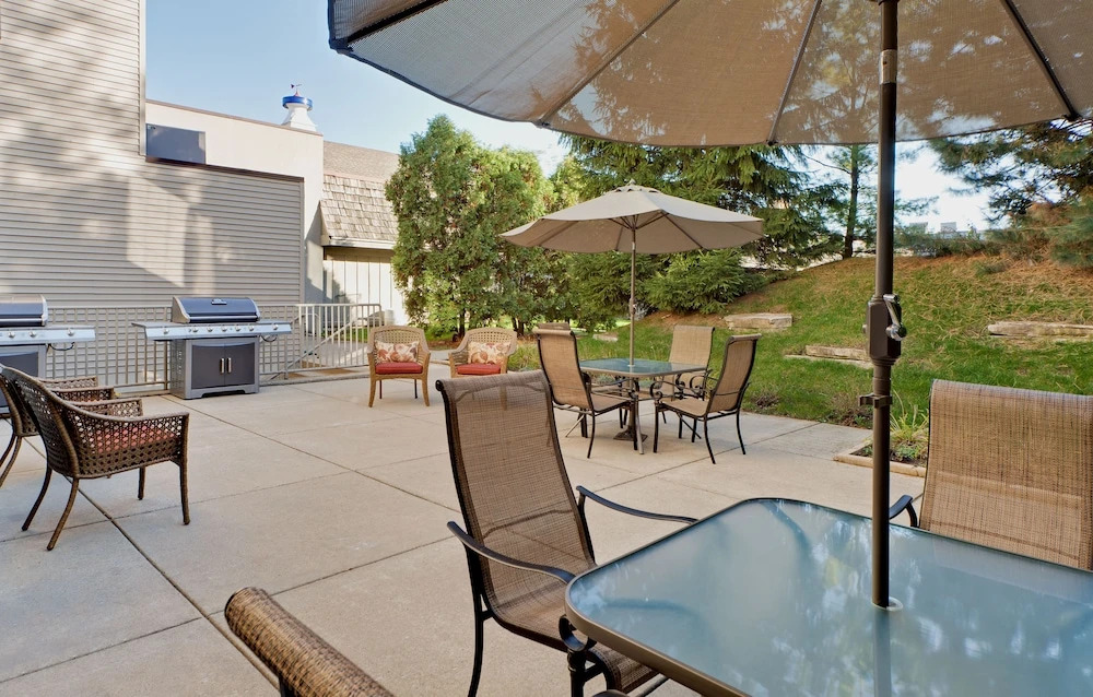 The Lotus Suites at Midlane-Gurnee/Waukegan
