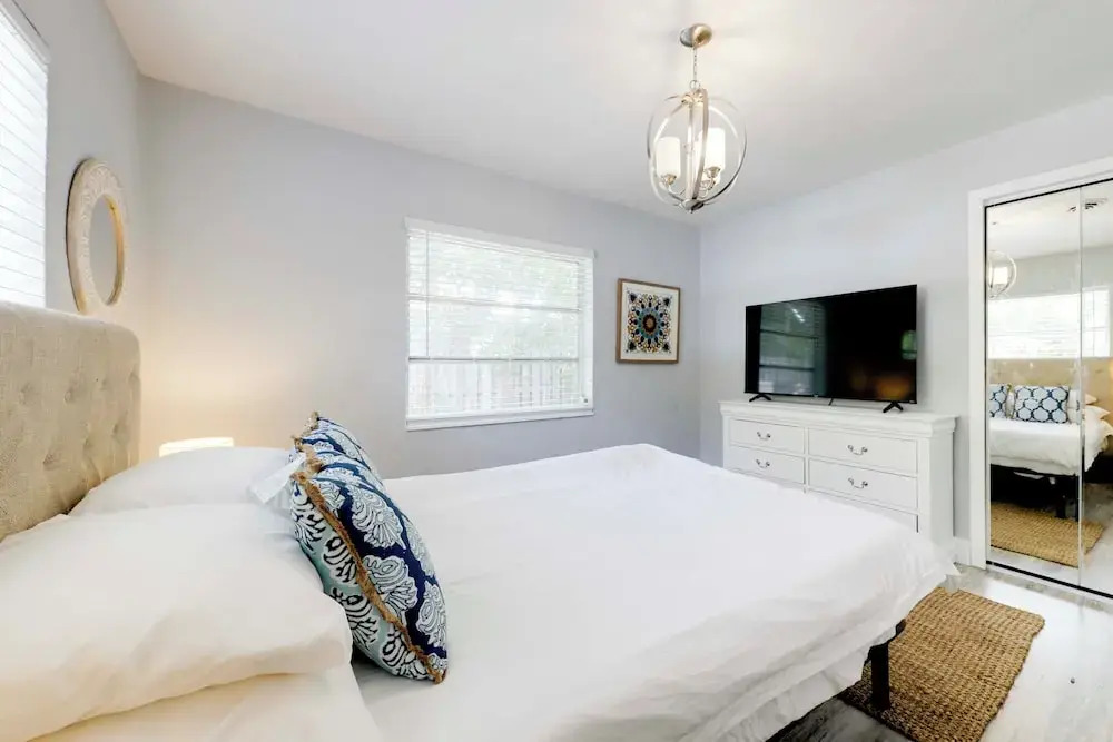 3 Mi to Beach & Boardwalk: Hollywood Spa House