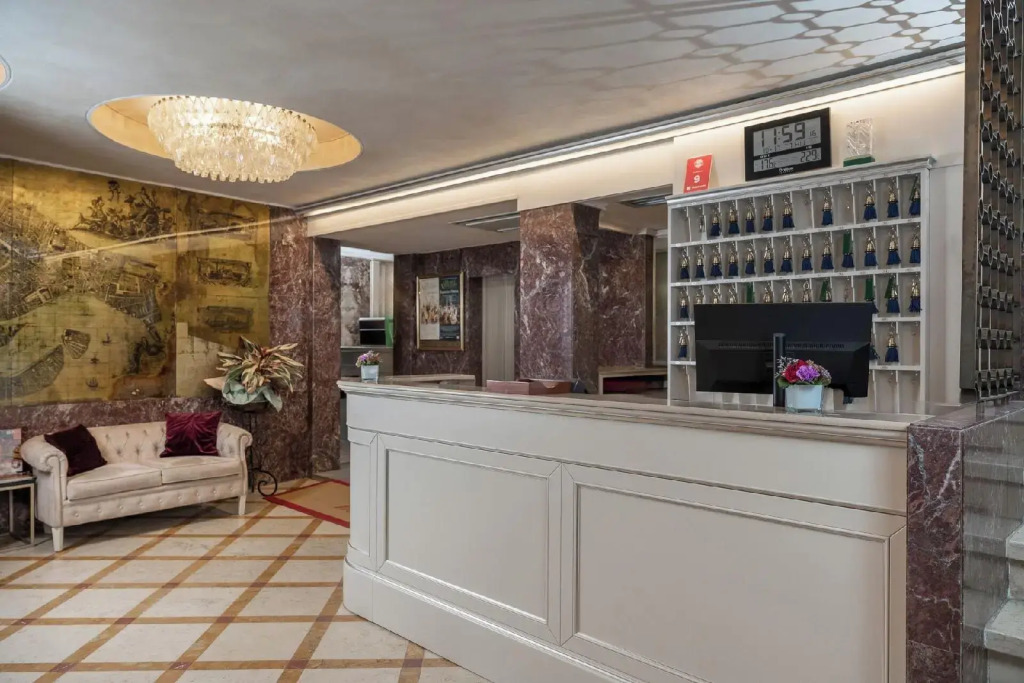 Hotel Montecarlo