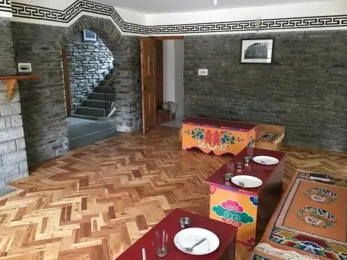 Gemoor Khar- Manor House