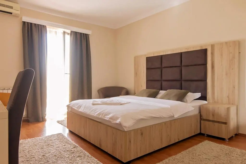 Hotel Holiday