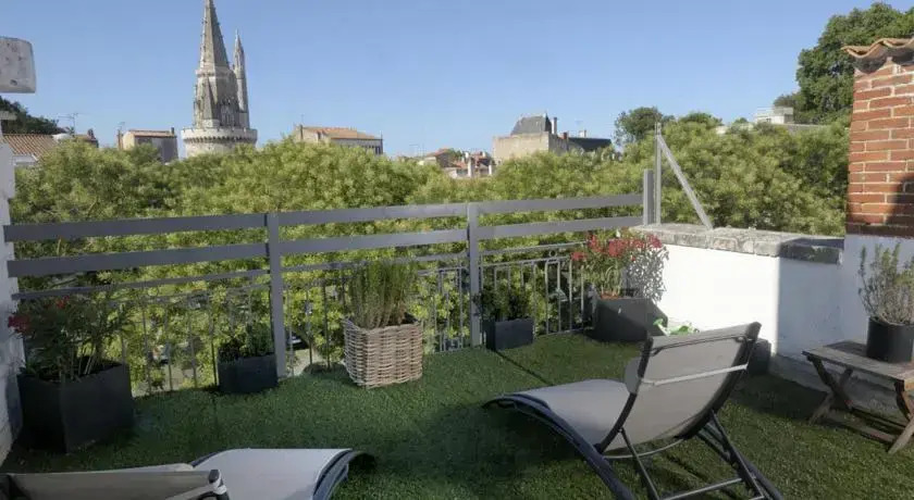 Un Hôtel En Ville