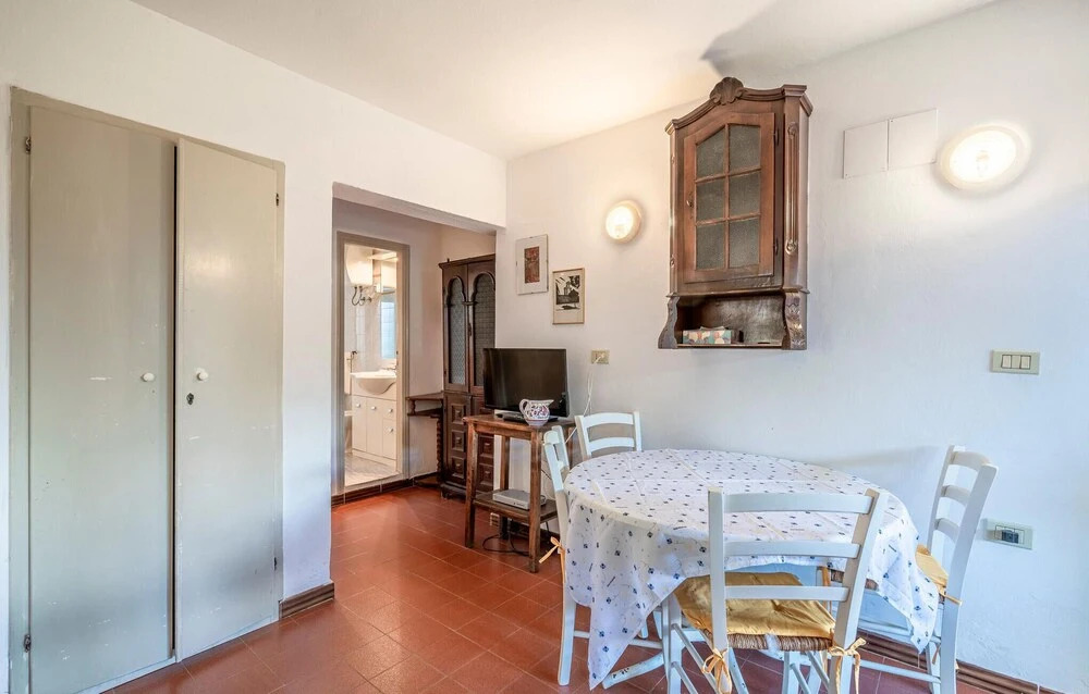 Beautiful Apartment in Lacona With 2 Bedrooms and Wifi