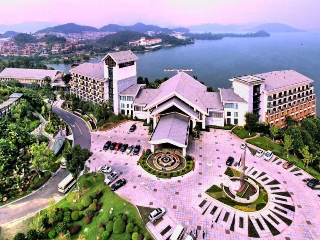 Hangzhou Linan Wonderland Hotel
