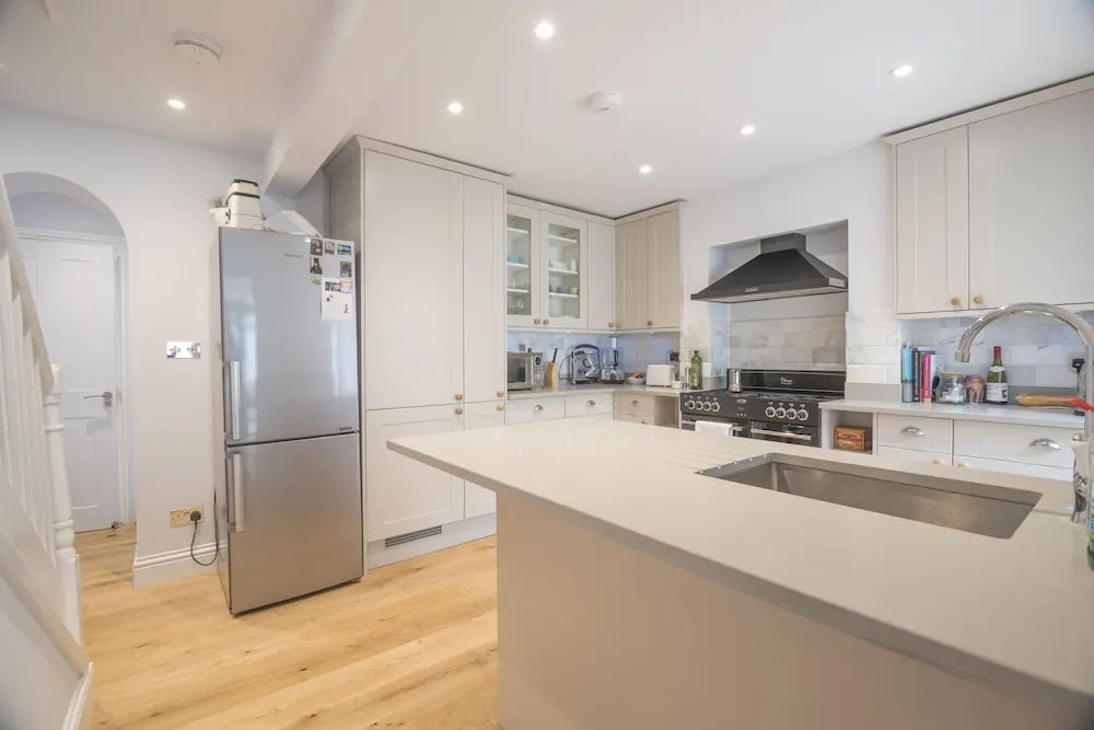 Bright Family Home in Angel with Patio