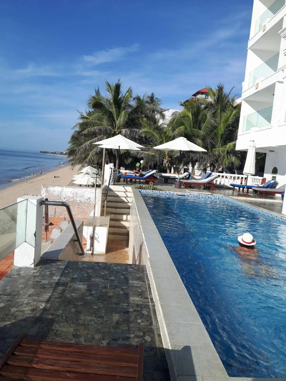 Ocean Front Hotel