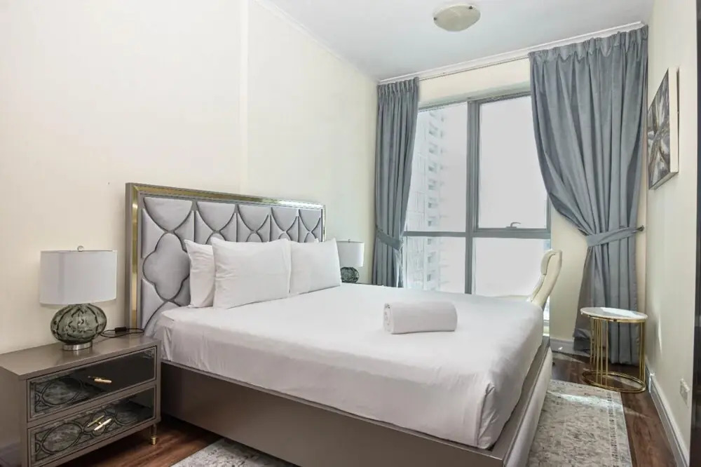 Experience Luxurious Sky High Marina Living