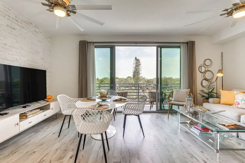 Chic Sarasota Condo w/ Balcony: 2 Mi to Beaches!