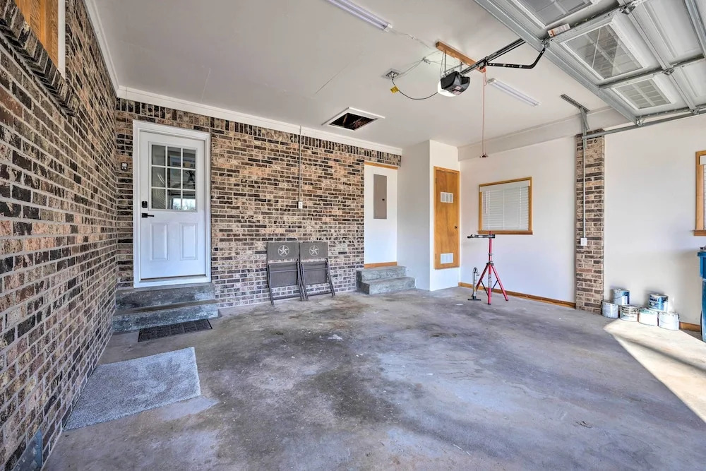 Bentonville Home ~ 1 Mi from Downtown