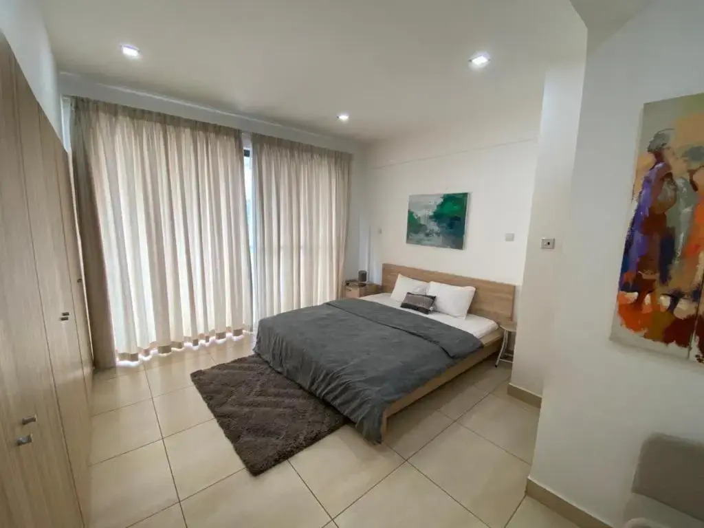 Spectacular Deluxe Suite Available