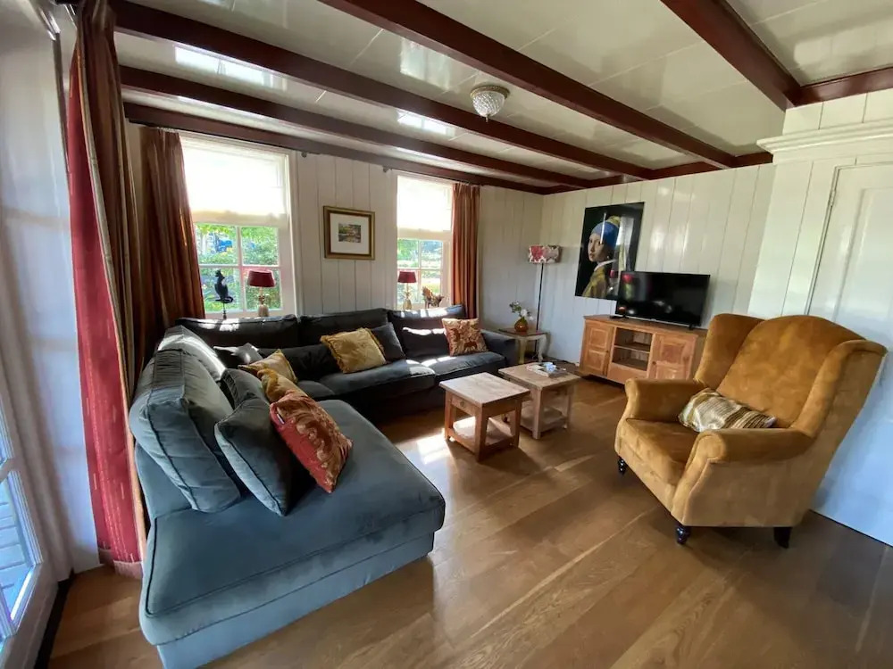 Comfortable Coastal Getaway