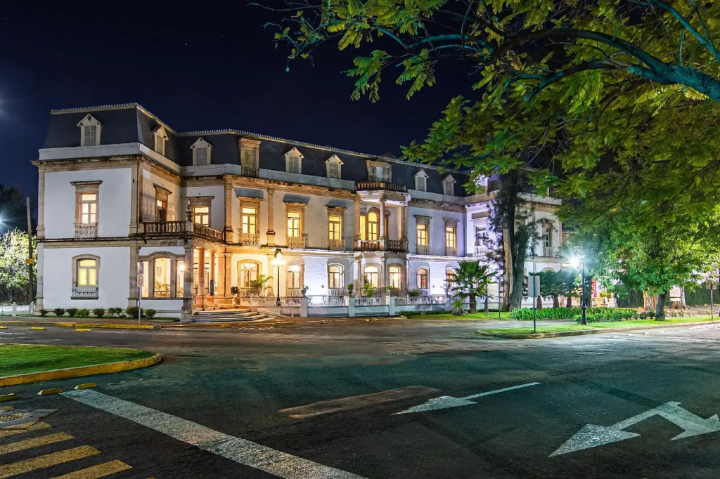 Hotel Alameda Grand