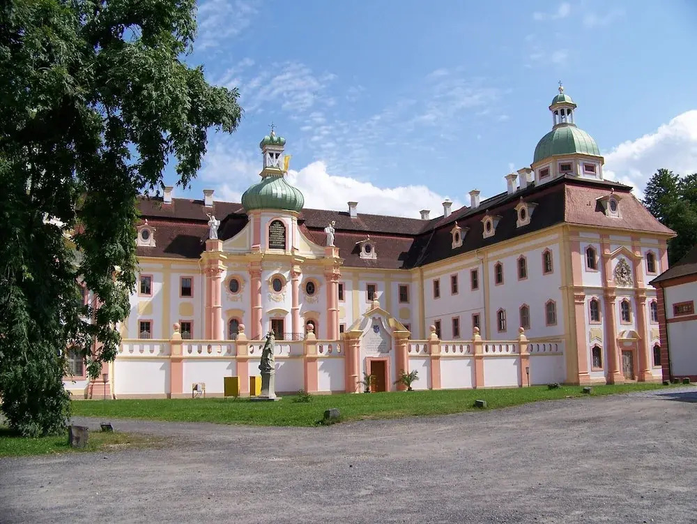 Gästehäuser St. Marienthal