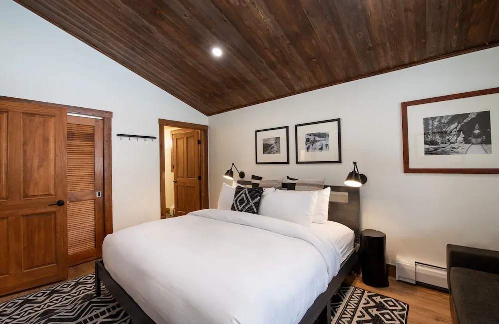 First Floor Condo Easy Access to Ski Adventure - Zephyr Mountain Lodge Premium-Rated 2100