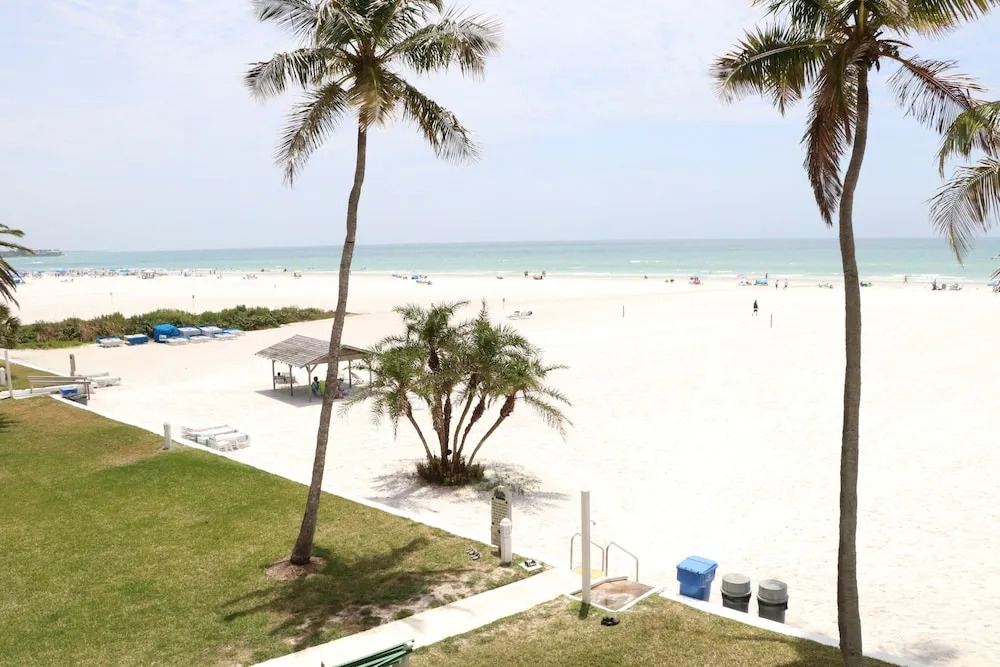 Jamaica Royale T31 - 2 Br Condo