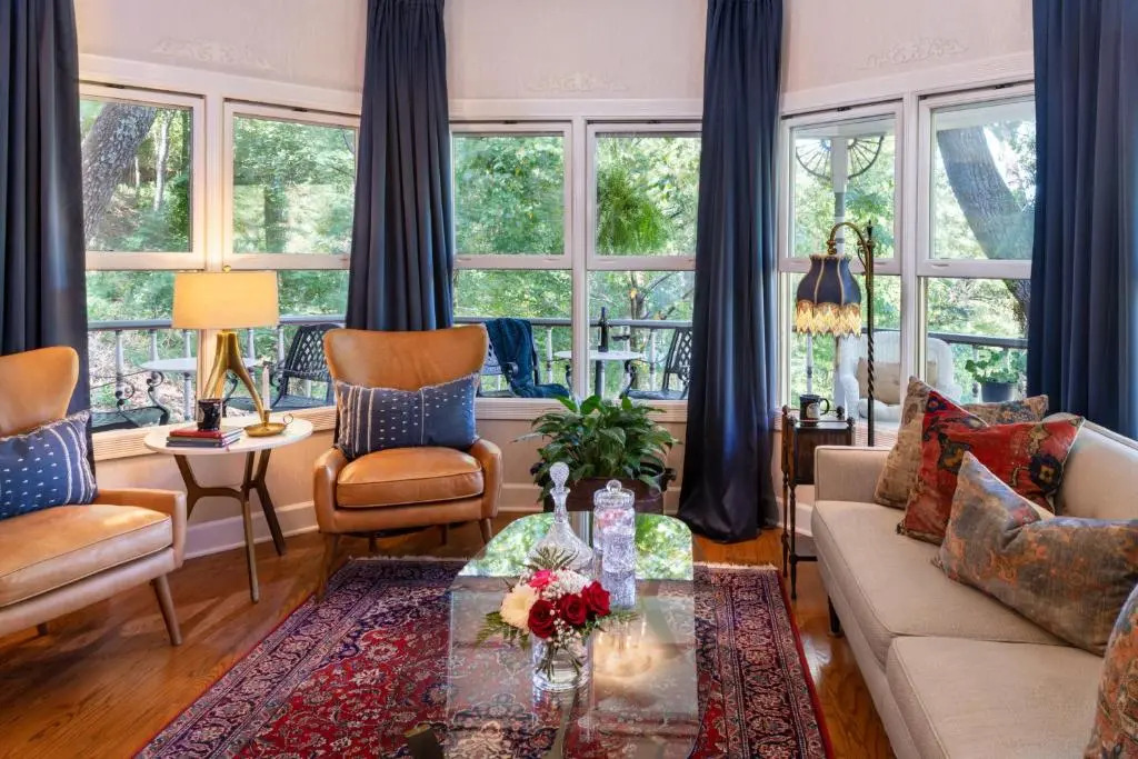 Arsenic and Old Lace Bed & Breakfast Inn