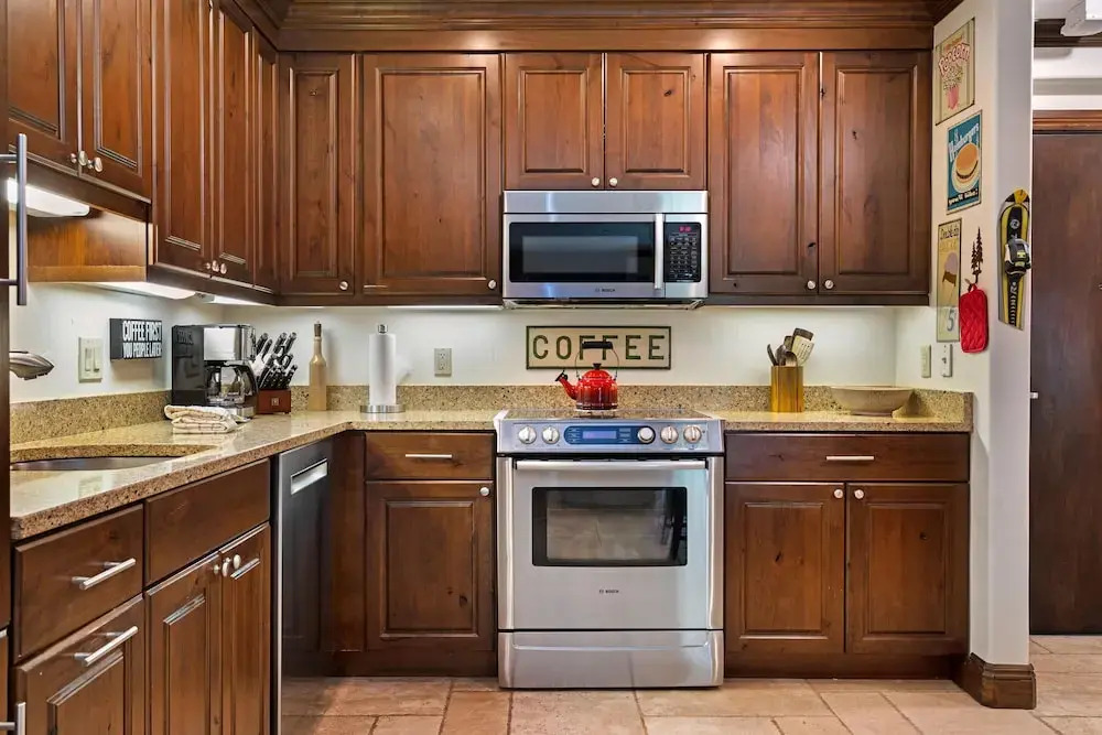 Westwind 207 2BD 2BA Plat Condo