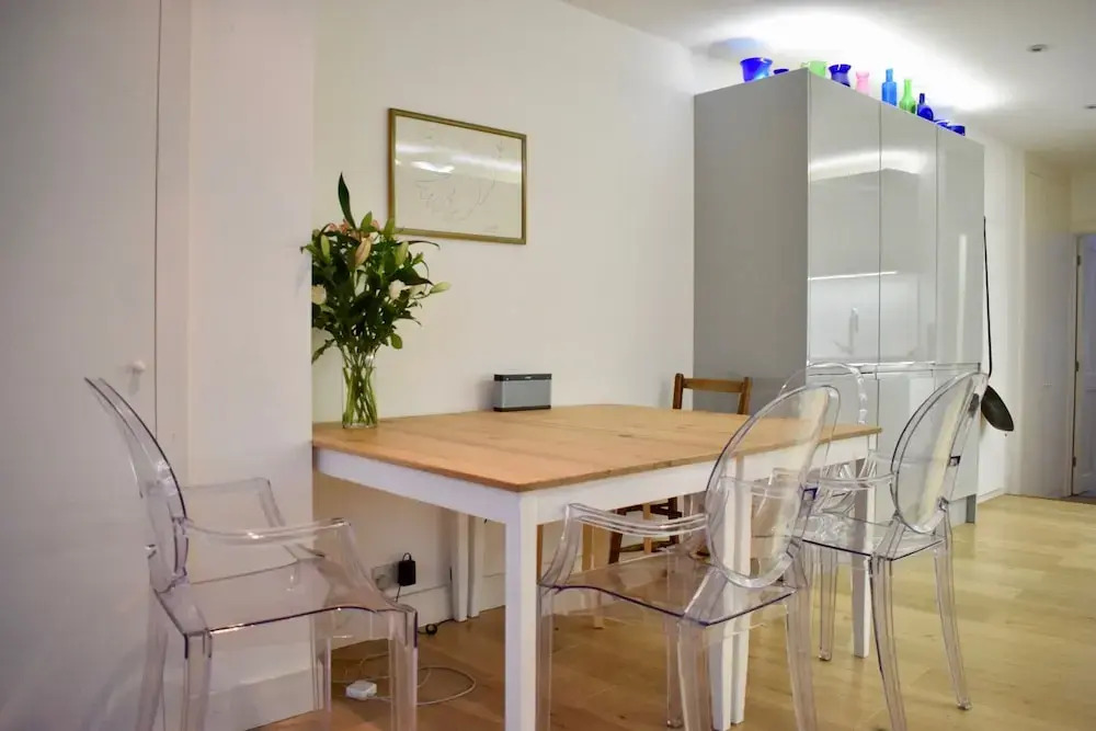 Bright 2 Bedroom Kennington Flat With Garden
