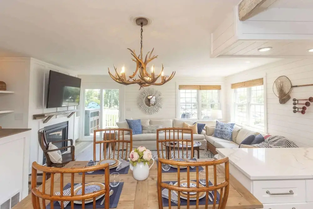 Heaven on Earth! 2 BDR Fontana Flat, Walk to Lake