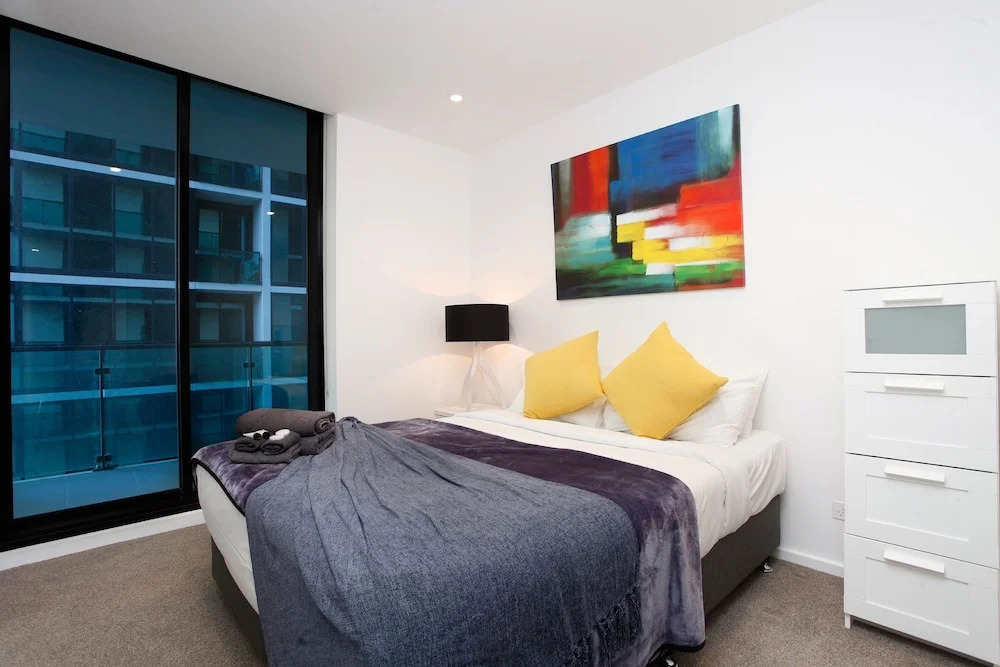 StayCentral on Lonsdale