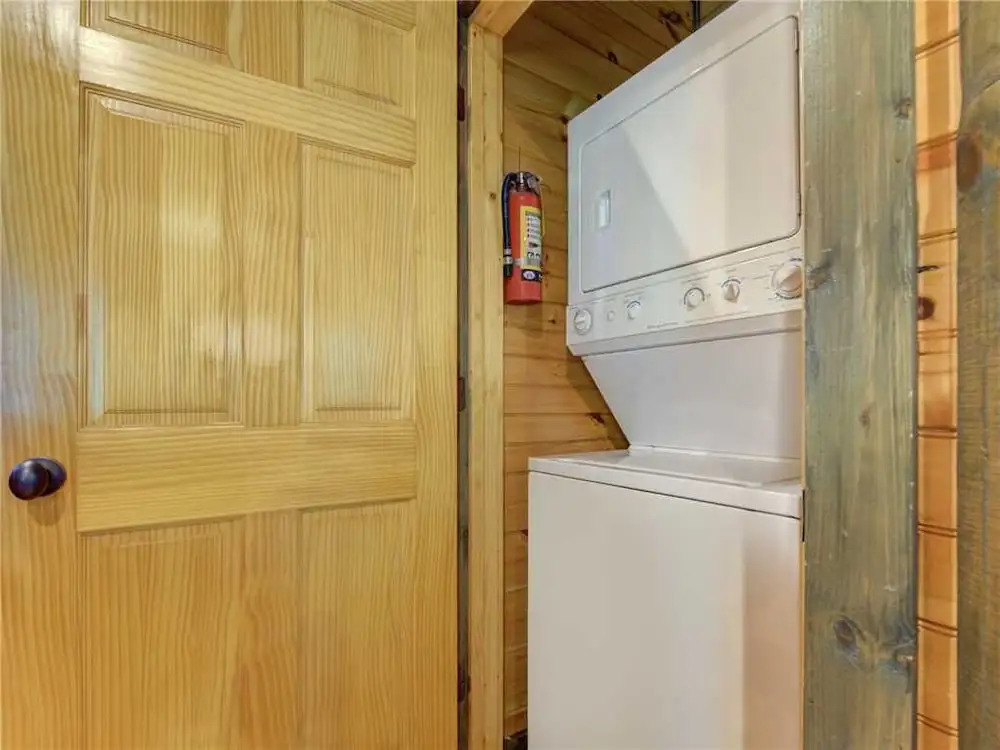 Old Hickory Lodge - Four Bedroom Cabin