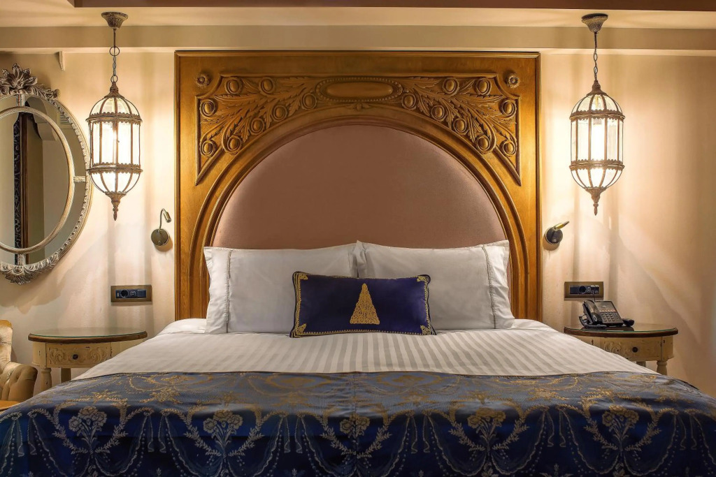 KAMARES Historic Boutique Hotel & Spa