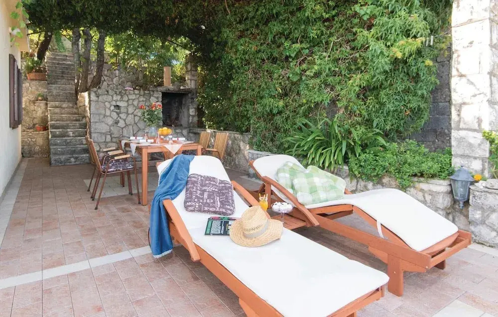 Stunning Home in Crkvice With Wifi and 3 Bedrooms