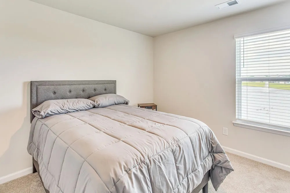 2 Mi to Golf: Myrtle Beach Home w/ Pool Access!