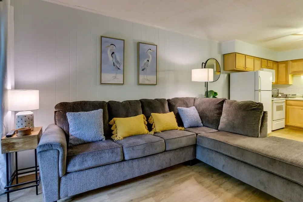 Walk to Beach: Hilton Head Getaway w/ Balcony!