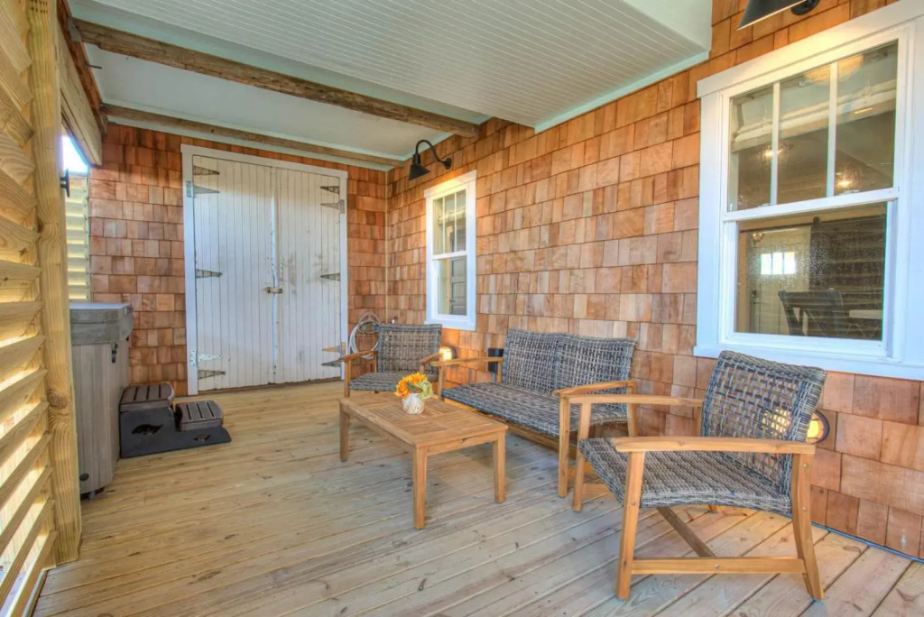 4115 - Coastal Cottage