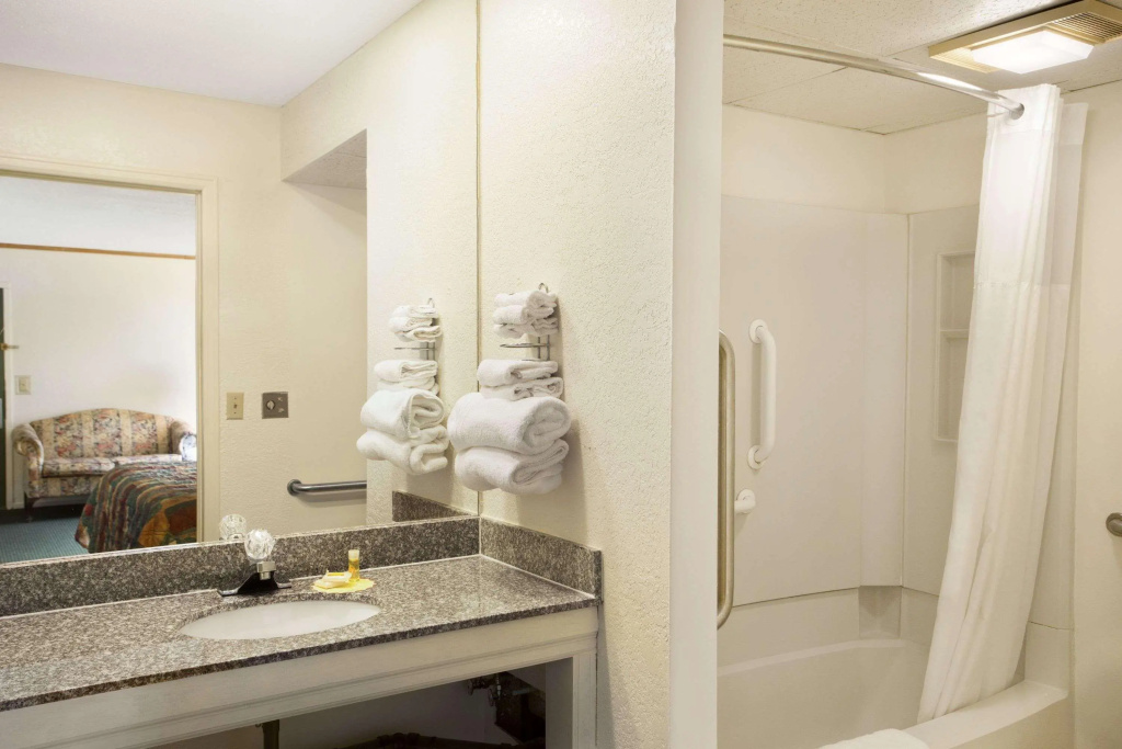 Days Inn Wichita West