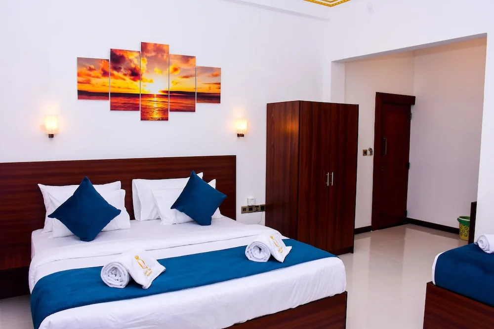 Negombo New Queens Palace
