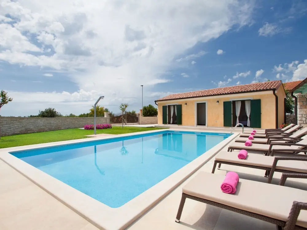 Beautiful Villa in Sveti Lovrec With Barbecue