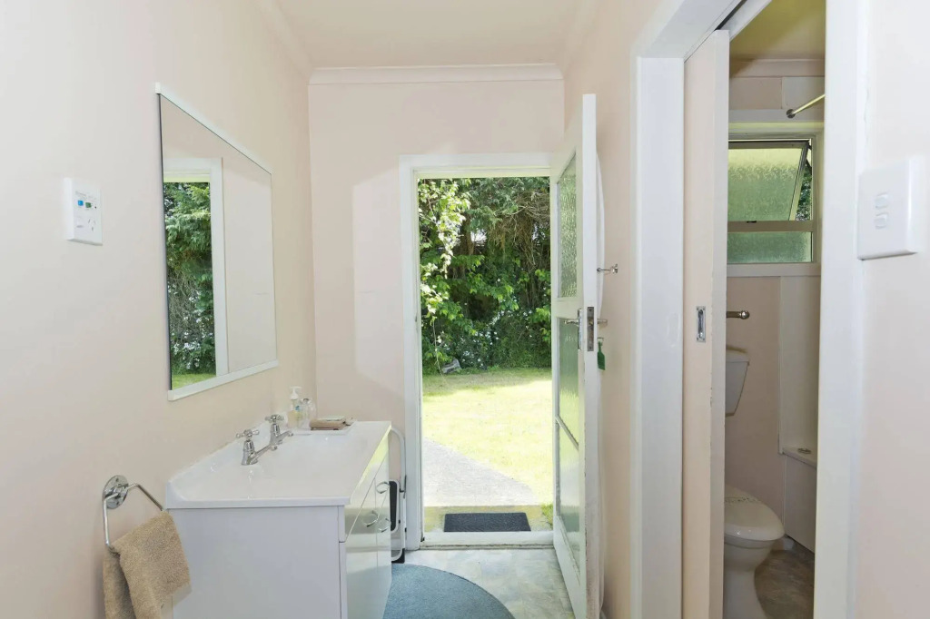 Garden Court Motel & Backpackers