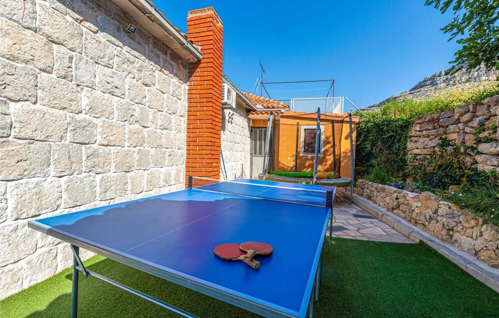 Amazing Home In Kucine