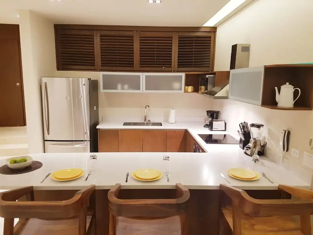 Caribbean Lifestyle 2BR steps from the beach by Happy Address