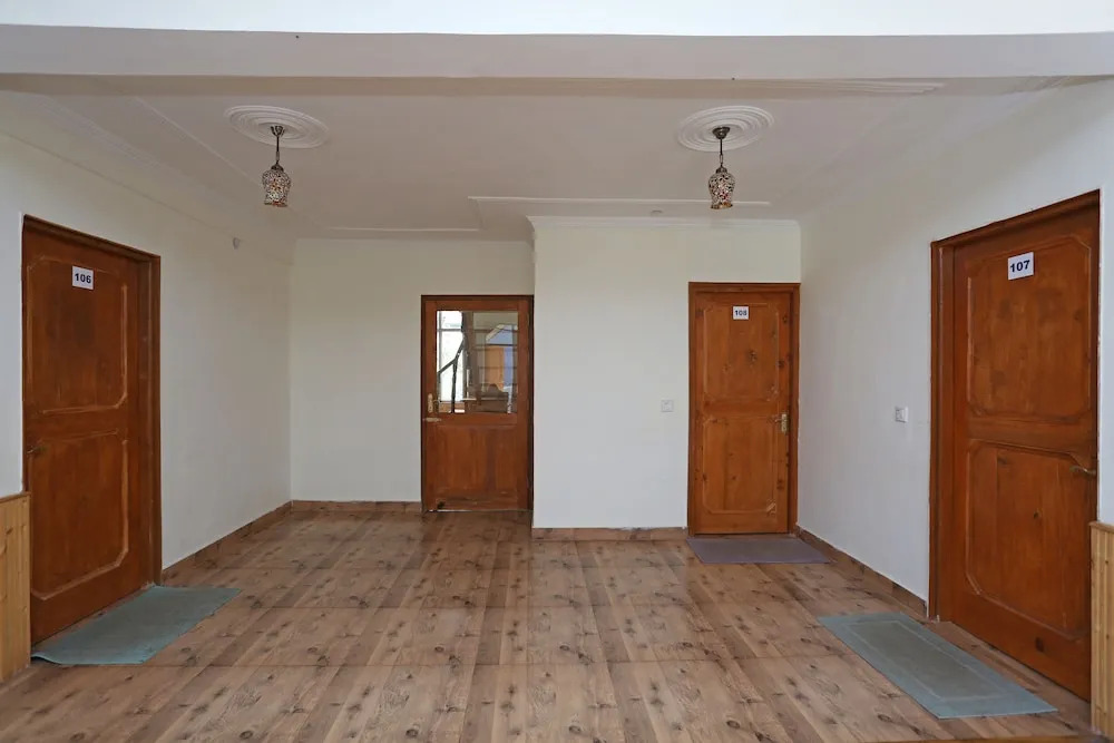OYO 7008 Astha Cottage