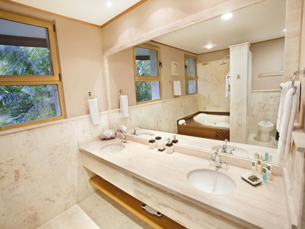 Los Altos Residences